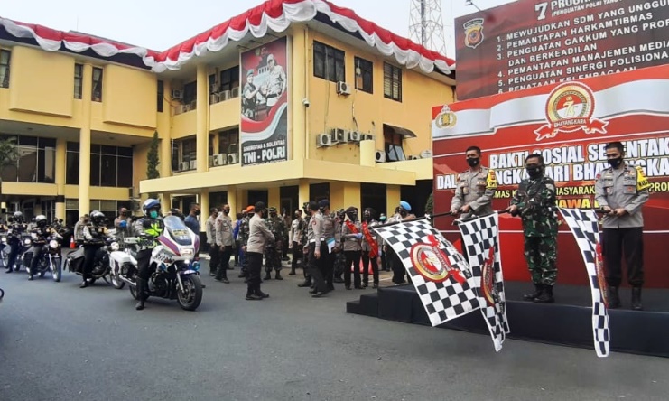 Polda Jabar Salurkan Ribuan Paket Sembako
