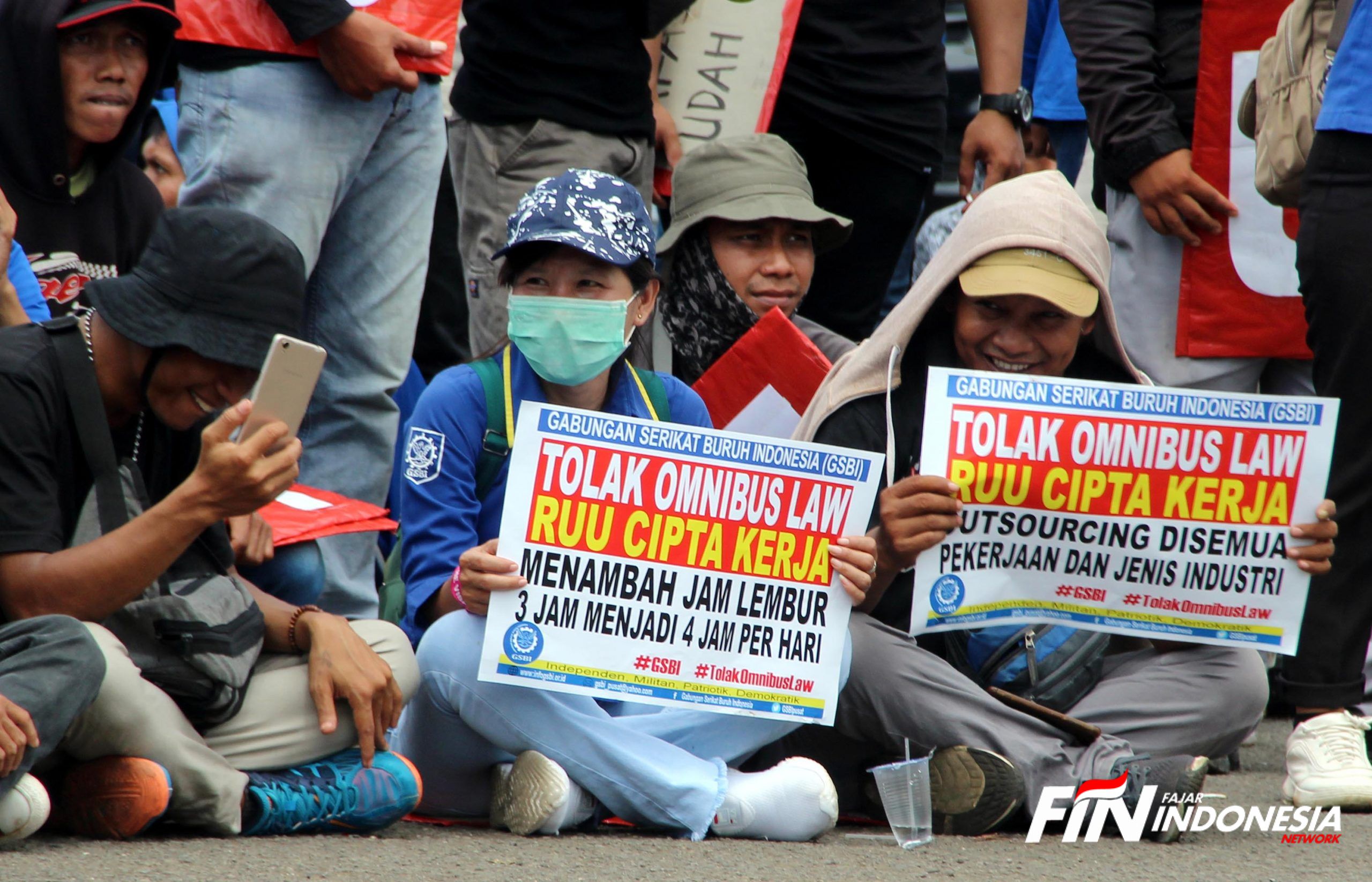 Penolakan RUU Cipta Kerja yang Dilakukan Elit Buruh Dinilai Tidak Memikirkan Kepentingan Pengangguran Penolakan RUU Cipta Kerja yang Dilakukan Elit Buruh Dinilai Tidak Memikirkan Kepentingan Pengangguran