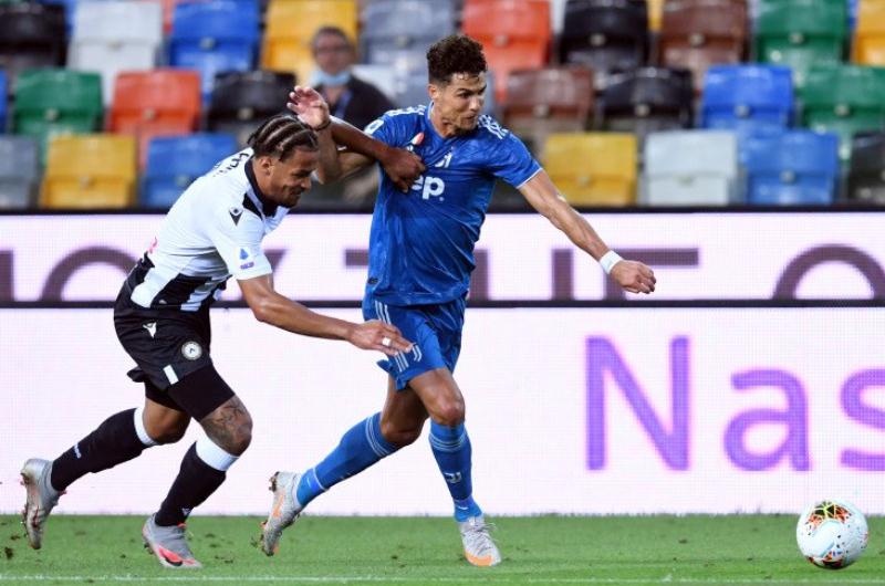Menang 2-1: Udinese Paksa Tunda Pesta Juara Juventus Menang 2-1: Udinese Paksa Tunda Pesta Juara Juventus
