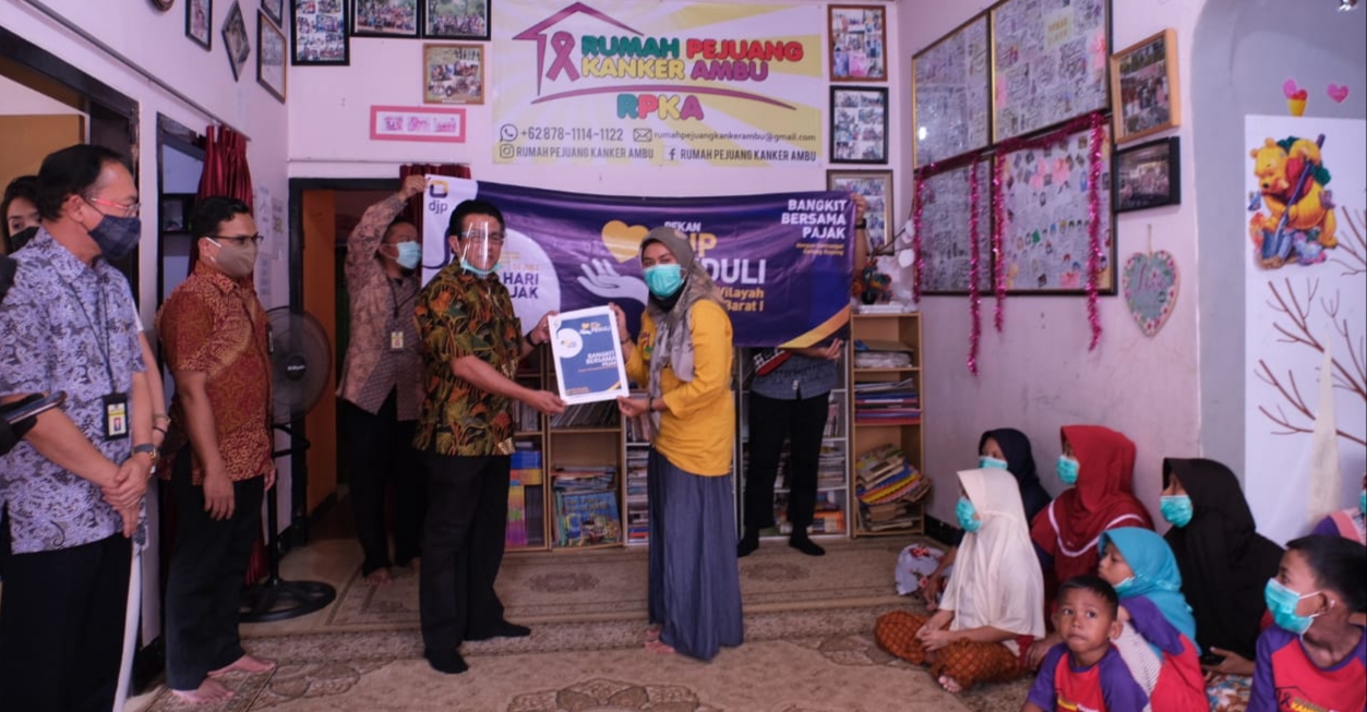 Meriahkan Hari Pajak, Pegawai Kanwil DJP Jabar I Galang Donasi