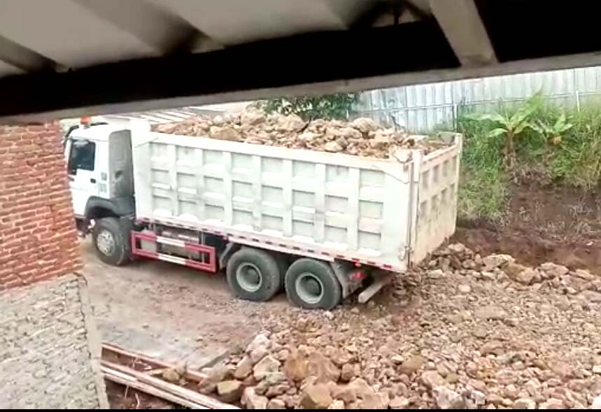Warga Desa Gadobangkong Keluhkan Suara Bising Proyek Kereta Cepat Sampai Tengah Malam