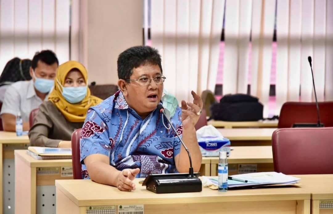 Begini, Gaya Irfan Suryanegara Ketika Kritisi Ridwan Kamil Terkait Sekolah Gratis Begini, Gaya Irfan Suryanegara Ketika Kritisi Ridwan Kamil Terkait Sekolah Gratis