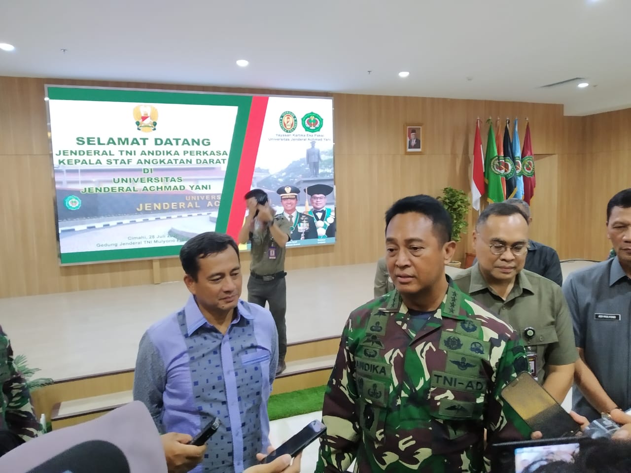 KASAD Pantau Personel Secapa AD, 990 Prajurit Sembuh dari Covid-19 KASAD Pantau Personel Secapa AD, 990 Prajurit Sembuh dari Covid-19