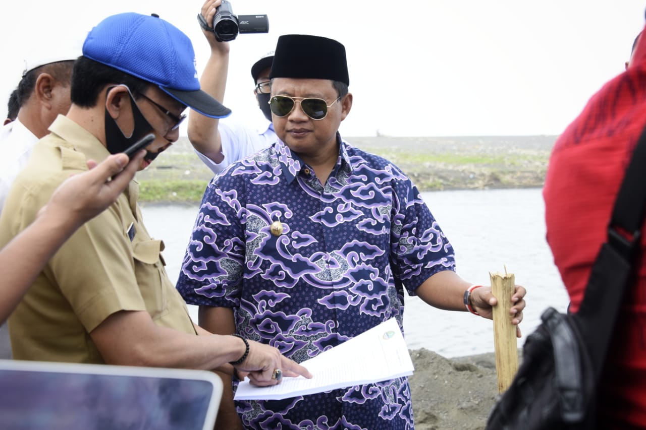 Tutup Tiga Tambang Pasir Ilegal di Desa Cidadap, Wagub Jabar Minta Segera Urus Perizinan