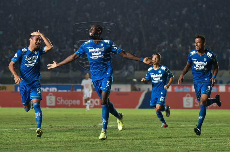 Skuad Persib Bandung Harus Tetap Semangat Kendati Liga 1 Tanpa Penonton Skuad Persib Bandung Harus Tetap Semangat Kendati Liga 1 Tanpa Penonton
