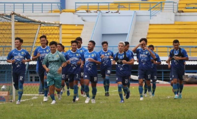 Persib Masih Belum Gelar Latihan Bersama, Apakah Karena Pemangkasan Gaji Pemain ? Persib Masih Belum Gelar Latihan Bersama, Apakah Karena Pemangkasan Gaji Pemain ?