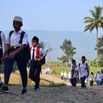 Siswa Harus Jalan Lima Kilometer