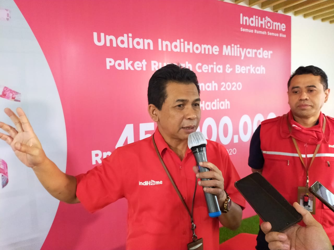 Telkom Regional III Tebar Undian Berhadiah untuk Pelanggan IndiHome Telkom Regional III Tebar Undian Berhadiah untuk Pelanggan IndiHome