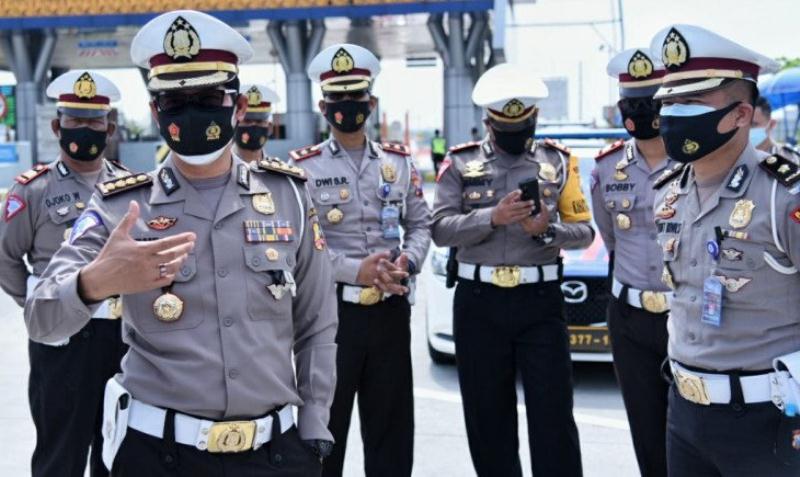 Polri dan Seluruh Stakeholder Antisipasi Lonjakan Arus Mudik Idul Adha Polri dan Seluruh Stakeholder Antisipasi Lonjakan Arus Mudik Idul Adha