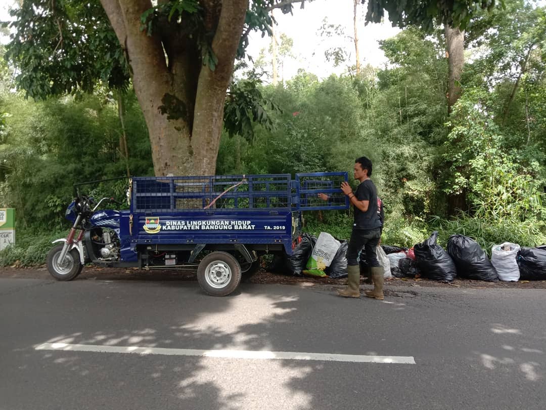 Banyak Tempat Buang Sampah Dadakan, Pemkab Bandung Barat Gagas Kampung Kurang Sampah