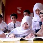 Gaji Rp 750 Ribu Guru Honorer Lambat Cair