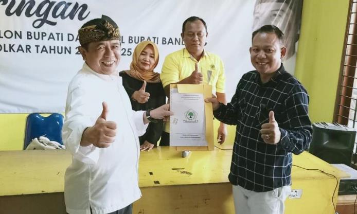 Deden Rumaji Siap Maju Kembali Berpasangan dengan Nia Kurnia Agustina Deden Rumaji Siap Maju Kembali Berpasangan dengan Nia Kurnia Agustina