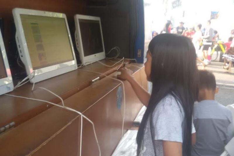 Terapkan Aturan Dasar Praktik Aman Berinternet untuk Anak Terapkan Aturan Dasar Praktik Aman Berinternet untuk Anak