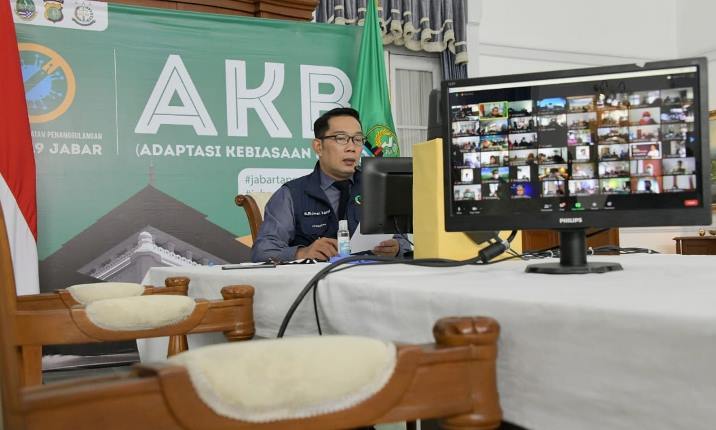 Kang Emil Instruksikan Hindari Kontak Fisik dan Kerumunan