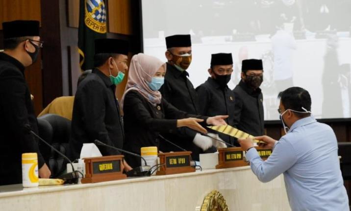 Dua Wakil Rakyat Terkena Sanksi