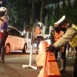 Polisi Berlakukan Buka Tutup 11 Akses Masuk Pusat Kota Bandung, Warga Banyak yang Mengeluh