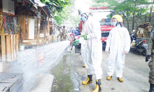 5 Pedagang Positif Covid-19, Gugus Tugas Tutup Dua Pasar di Kota Bandung 5 Pedagang Positif Covid-19, Gugus Tugas Tutup Dua Pasar di Kota Bandung