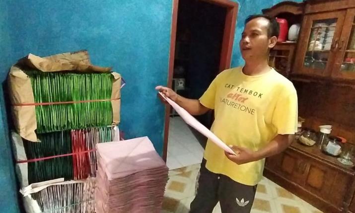 Perajin Layangan Kebanjiran Pesanan dari Luar Daerah Perajin Layangan Kebanjiran Pesanan dari Luar Daerah