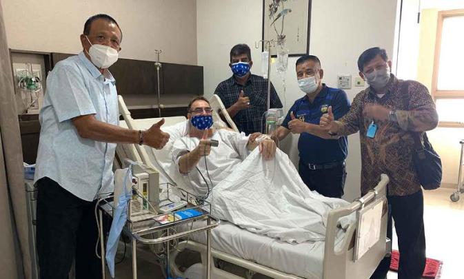 Tinggalkan Rumah Sakit, Robert Termotivasi Segera Melatih