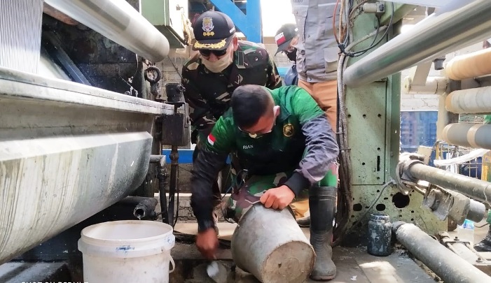 Buang Limbah Berbahaya, Dua Pabrik Disegel DLH dan Dansektor