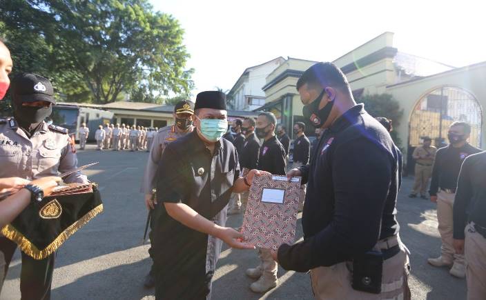 29 Anggota Tim Prabu Dapat Penghargaan 29 Anggota Tim Prabu Dapat Penghargaan