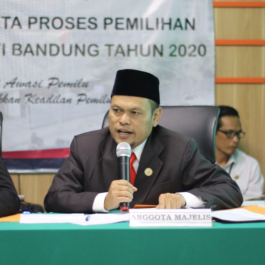 Alat Sosialisasi Cakada Bertebaran, Satpol PP Belum Lakukan Penertiban Alat Sosialisasi Cakada Bertebaran, Satpol PP Belum Lakukan Penertiban
