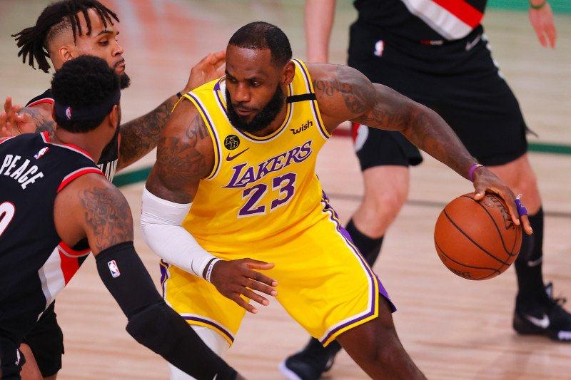 Pembukaan Playoff NBA: 2 Unggulan Teratas Secara Mengejutkan Bertekuk Lutut