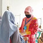 Genjot Ekonomi Desa, DPMD Bekasi Latih Emak-emak Menjahit