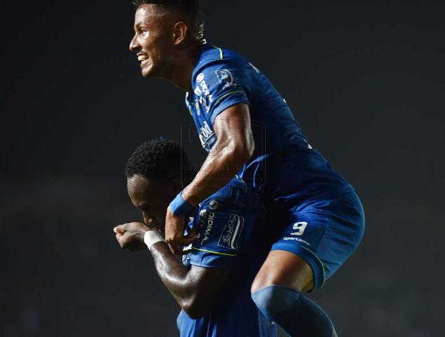 Serius, Tim Work Asa Duet Wander Luiz dan Castillion