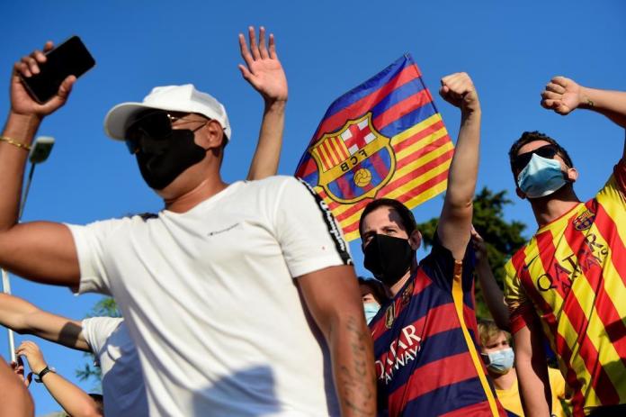 Isu Messi Tinggalkan Barca, Fans Fanatik Gelar Aksi