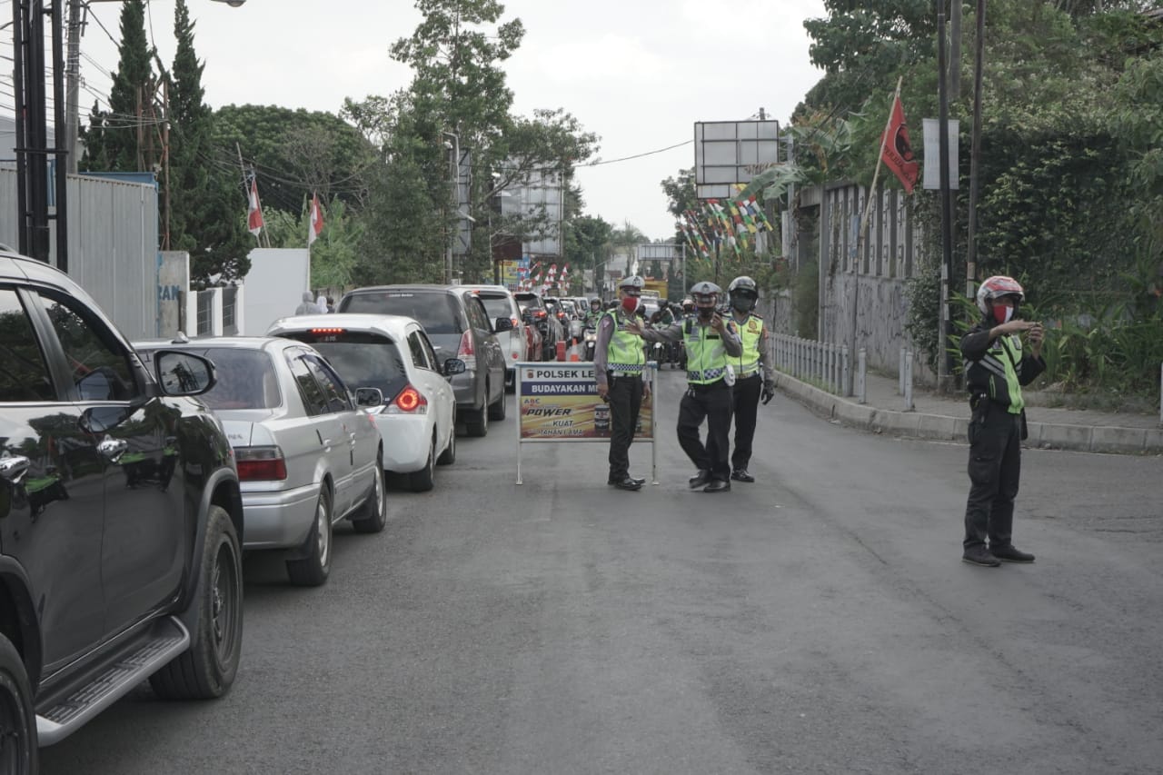 Liburan 17 Agustusan Jalan Raya Lembang Dipadati Wisatawan
