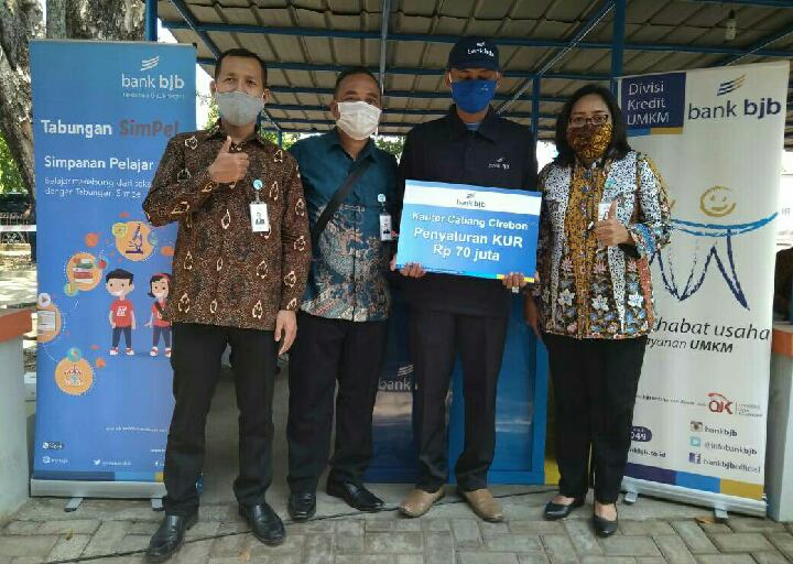 bank bjb Serahkan KUR Sektor Perikanan kepada Nelayan Pesisir Cirebon!