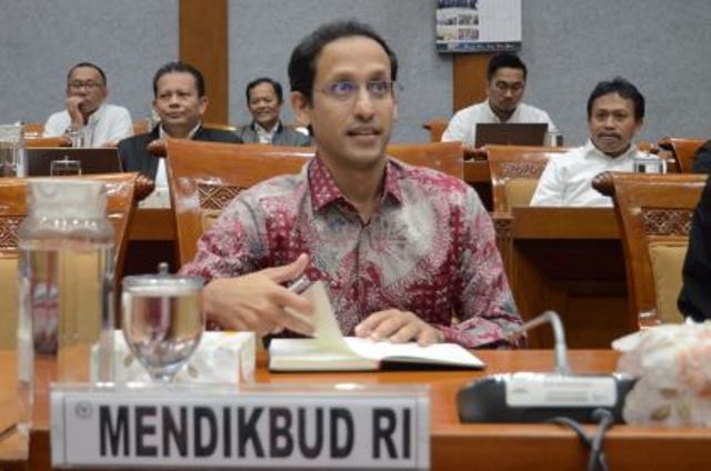 Mendikbud Umumkan Siswa Dapat Pulsa Gratis Empat Bulan