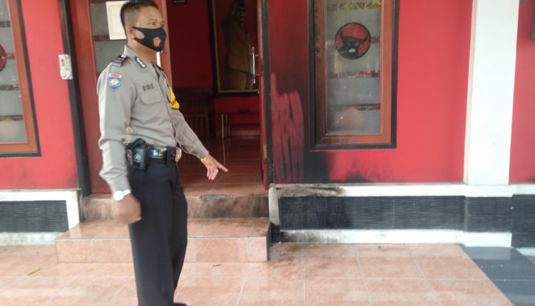 Kantor DPC PDI Perjuangan Cianjur Dilempar Bom Molotov
