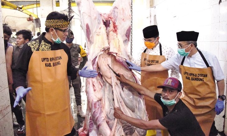 Pemkab Bandung Tetap Patuhi Protokol Covid-19 saat Menggelar Salat Idul Adha