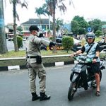 Petugas Gabungan Razia Masker, Ada Sanksi Pembayaran Uang Kalau Berulang