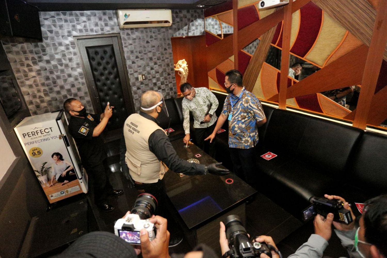 Disbudpar Kota Bandung Izinkan 9 Tempat Karaoke dan 1 Diskotek untuk Beroperasi Kembali