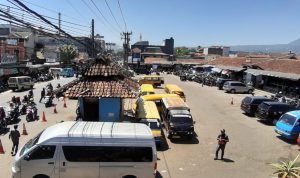 Diduga banyak terjadi kebocoran, perolehan  pendapatan restribusi parkir kendaraan di Kabupaten Bandung masih sangat minim.