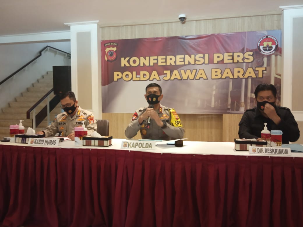 Tujuh Pelaku Pelemparan Bom Molotov di Bogor Diciduk Latar Belakang dari Ormas Tujuh Pelaku Pelemparan Bom Molotov di Bogor Diciduk Latar Belakang dari Ormas