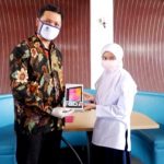 Keluhkan PJJ, Anggota DPR Bantu Siswa Miskin