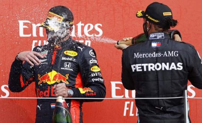 Kali Pertama, Verstappen Runtuhkan Dominasi Mercedes