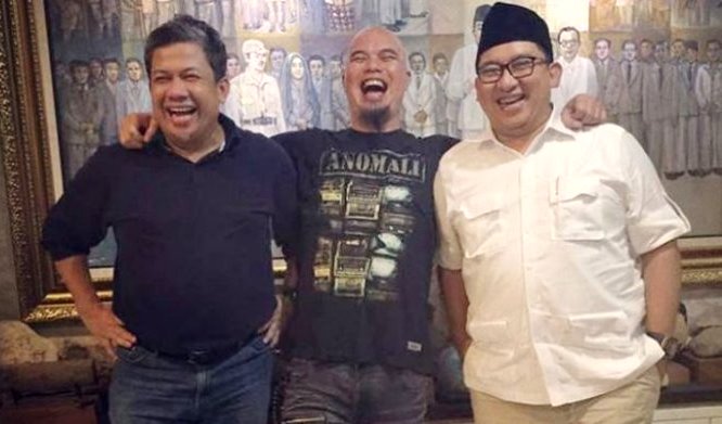 Netizen Heboh Presiden Beri Penghargaan Kepada Fahri Hamzah dan Fadli Zon