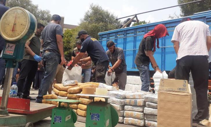 Setengah Ton Ganja Masuk Kota Bekasi Setengah Ton Ganja Masuk Kota Bekasi
