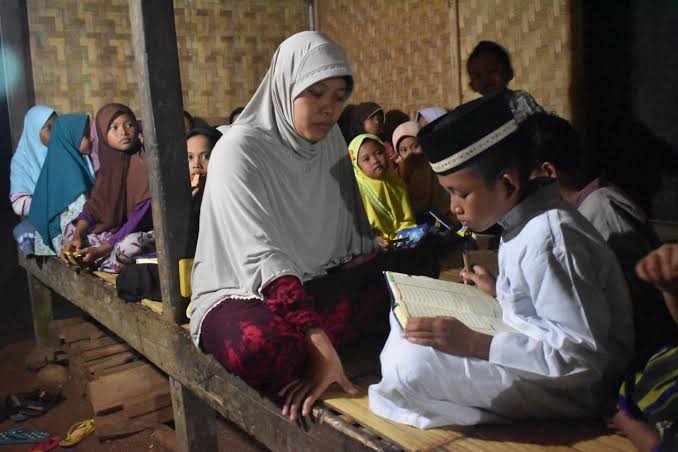 Guru Madrasah Tuntut Janji Politik Gubernur Jabar