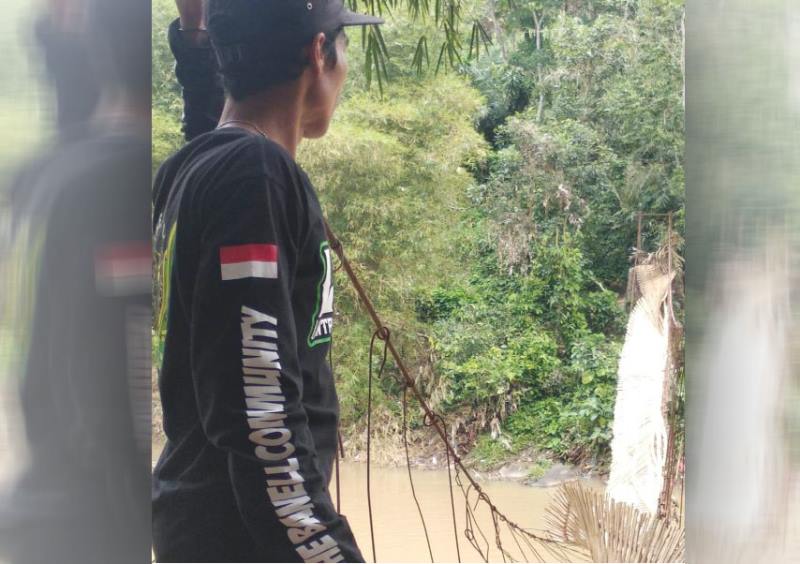 Jembatan Penghubung Dua Kecamatan di Sukabumi Ambruk Jembatan Penghubung Dua Kecamatan di Sukabumi Ambruk