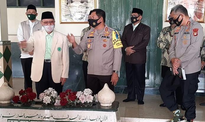 Kapolda Metro Jaya Pantau Rapid Test Ponpes Millik KH Noer Ali