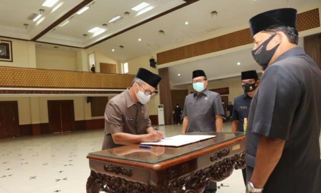 Bupati Bandung Tunjuk Kadistan Jadi Pj Sekda Bupati Bandung Tunjuk Kadistan Jadi Pj Sekda