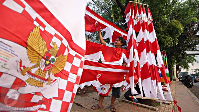  Jelang HUT RI, Pedagang Keluhkan Minimnya Pembeli Bendera