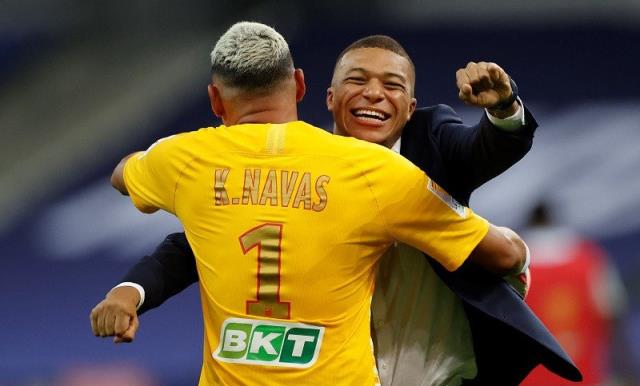 PSG Juara Piala Liga Prancis Usai Kalahkan Lyon Lewat Adu Penalti PSG Juara Piala Liga Prancis Usai Kalahkan Lyon Lewat Adu Penalti
