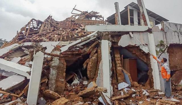 20 Daerah di Jawa Barat Masuk Zona Bencana 20 Daerah di Jawa Barat Masuk Zona Bencana